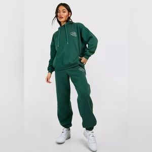 Green Sweatshirt + Sweatpants- Boohoo
